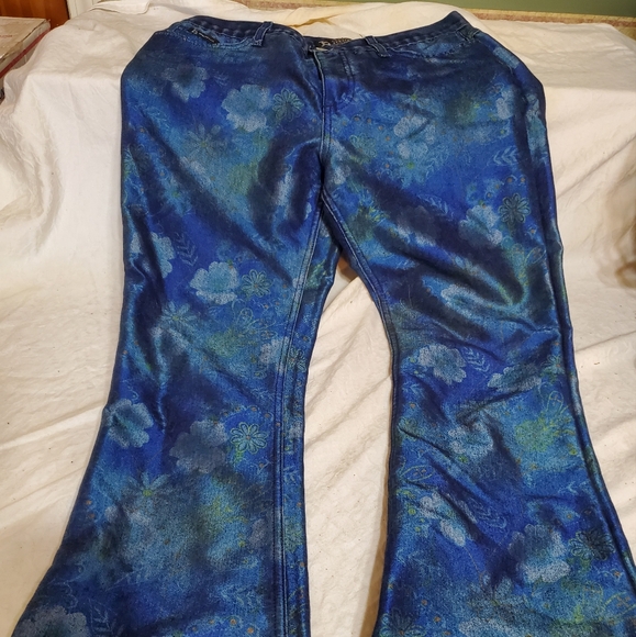 b Sportswear Denim - Metallic B Sportswear Ladies Jeans. 31 X 30.5